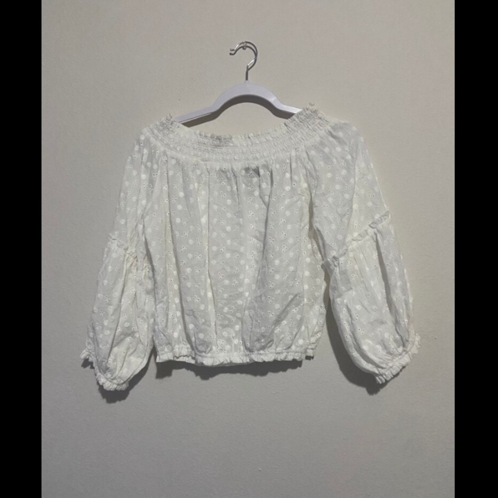 White floral shoulder blouse